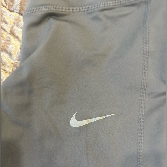 Nike pants - Picture 3 of 6